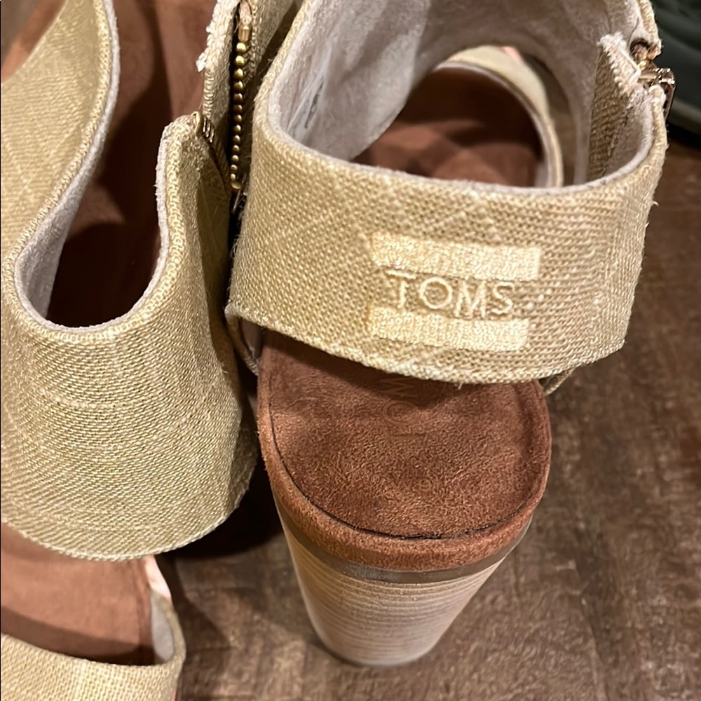 TOMS Women's Tan Wedge Sandals